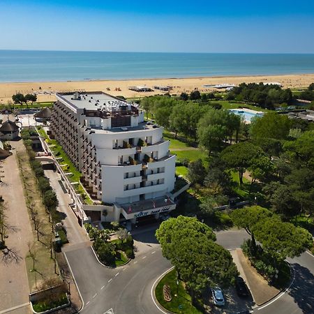 Savoy Beach Hotel & Thermal Spa Bibione Ngoại thất bức ảnh Aerial view of the hotel