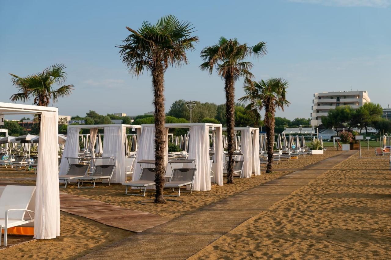 Savoy Beach Hotel & Thermal Spa Bibione Ngoại thất bức ảnh Beach in Rimini
