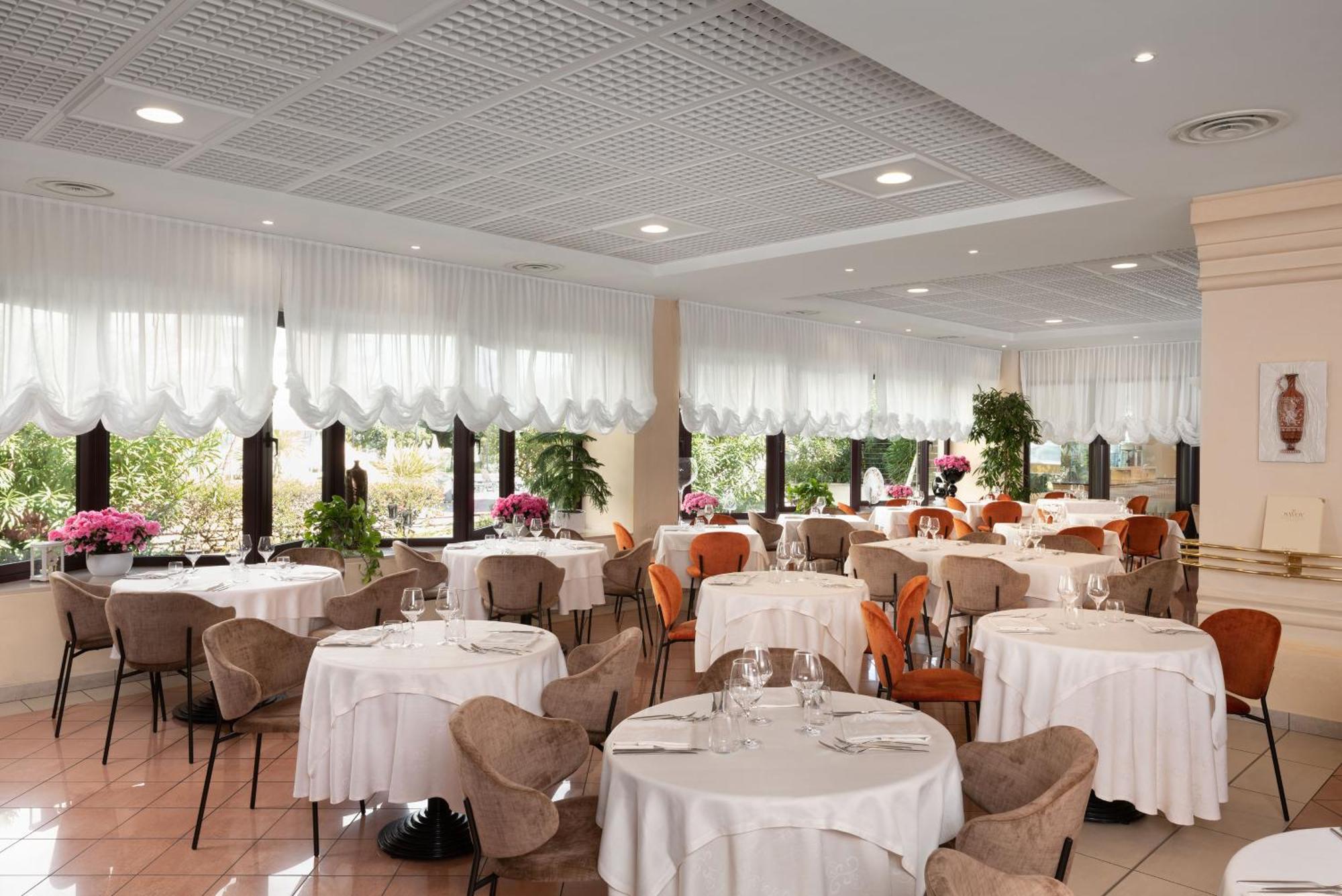 Savoy Beach Hotel & Thermal Spa Bibione Ngoại thất bức ảnh Restaurant interior