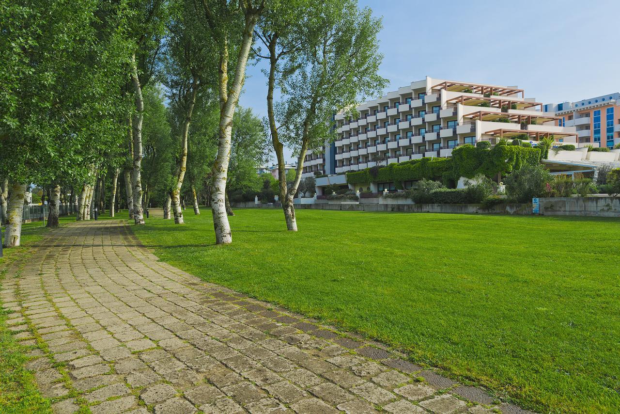 Savoy Beach Hotel & Thermal Spa Bibione Ngoại thất bức ảnh The campus